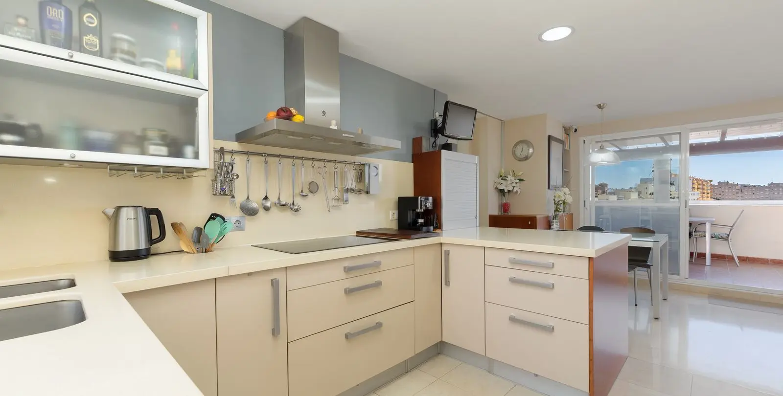 Sale of penthouse in Estepona 12