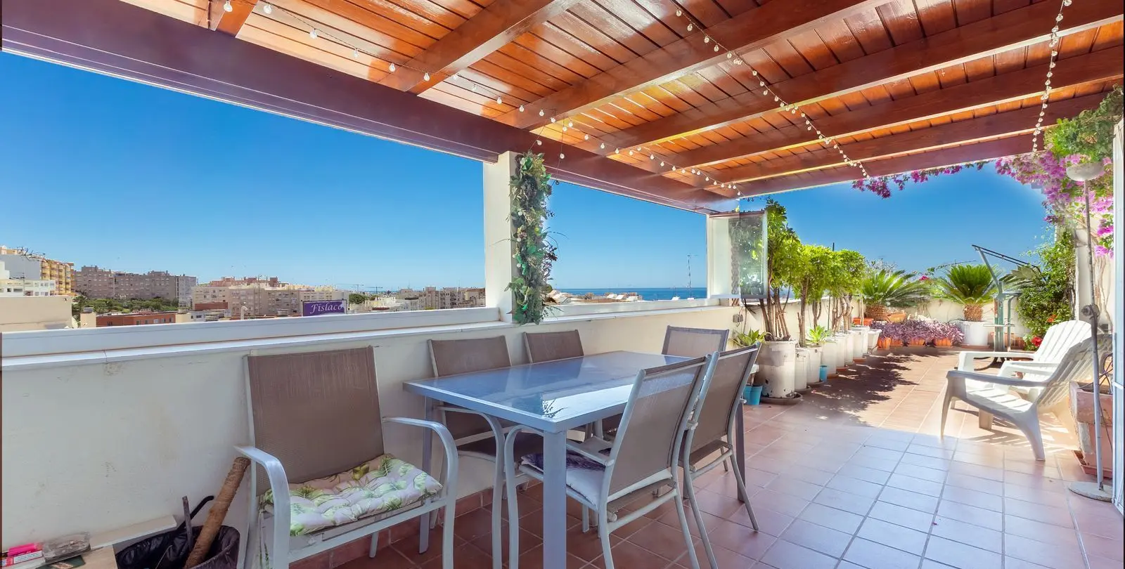 Sale of penthouse in Estepona 18