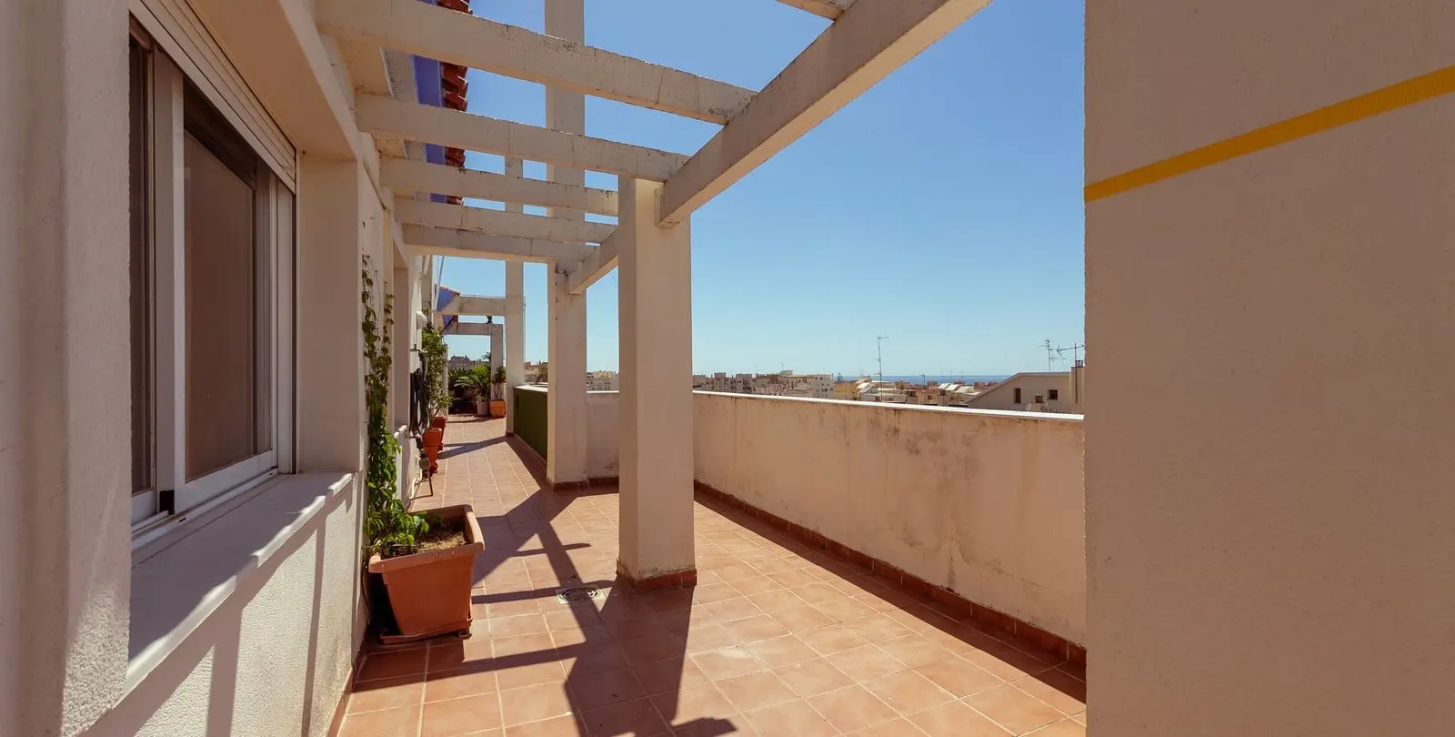 Sale of penthouse in Estepona 25