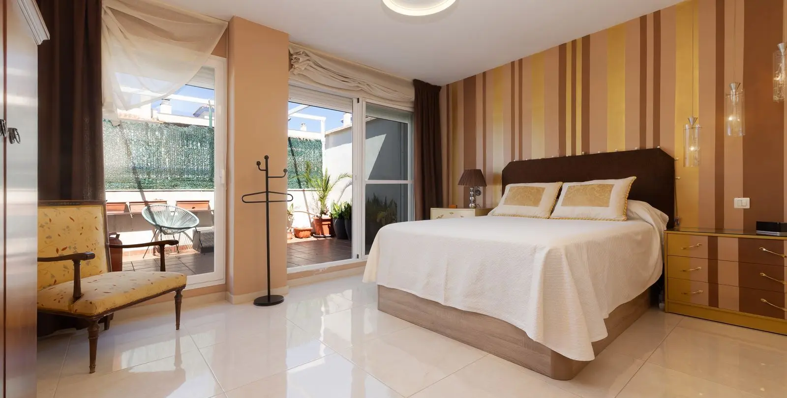 Sale of penthouse in Estepona 28