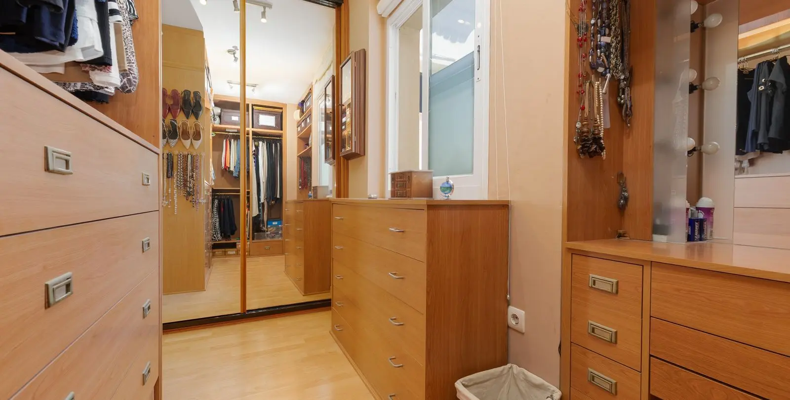 Sale of penthouse in Estepona 33