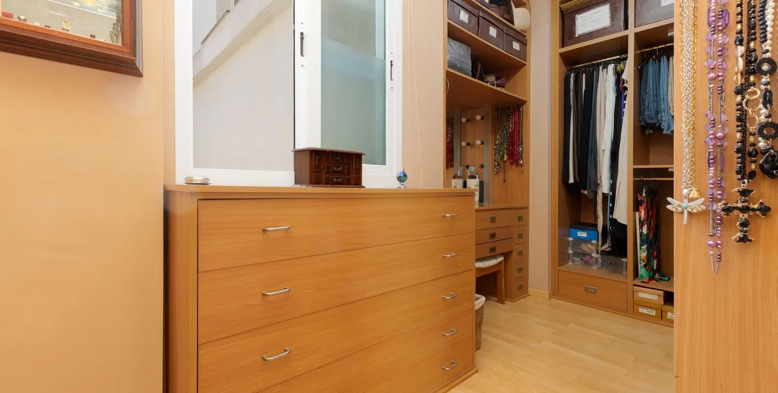Sale of penthouse in Estepona 34
