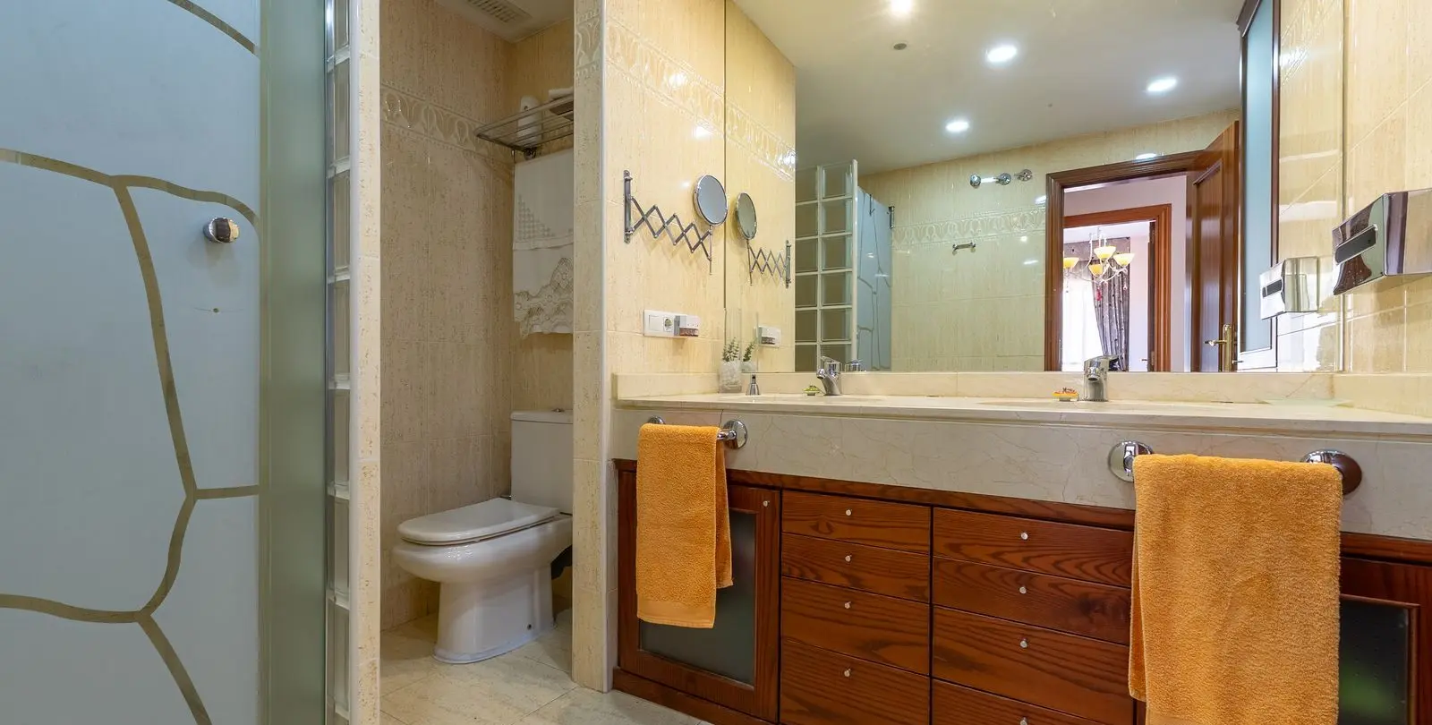 Sale of penthouse in Estepona 43