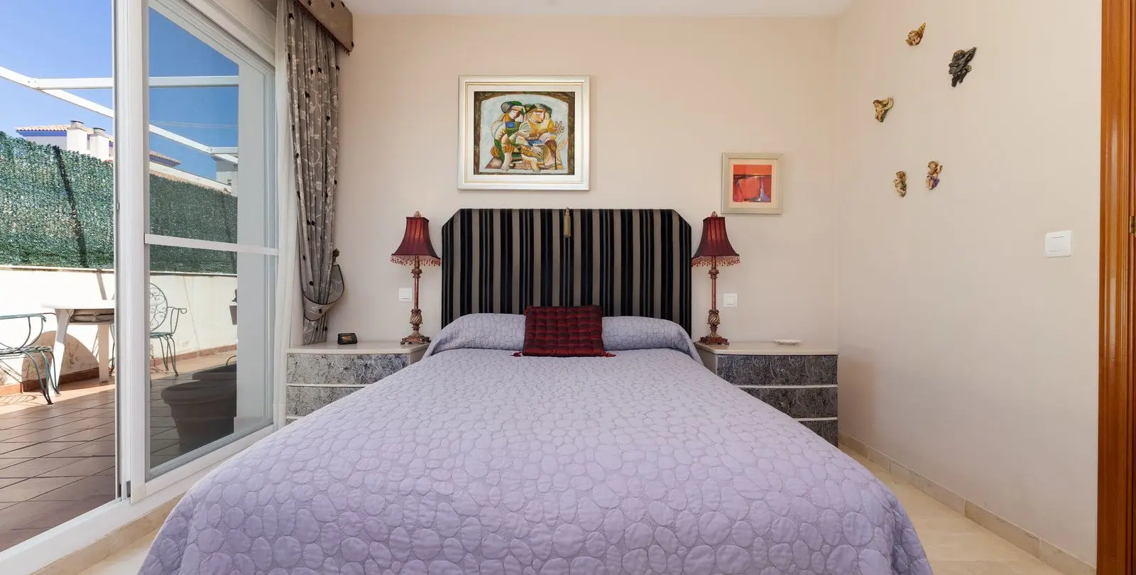 Sale of penthouse in Estepona 47