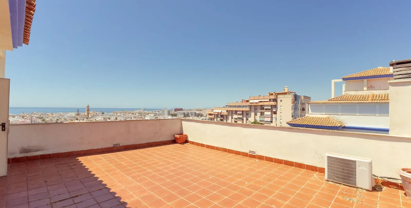 Sale of penthouse in Estepona 49