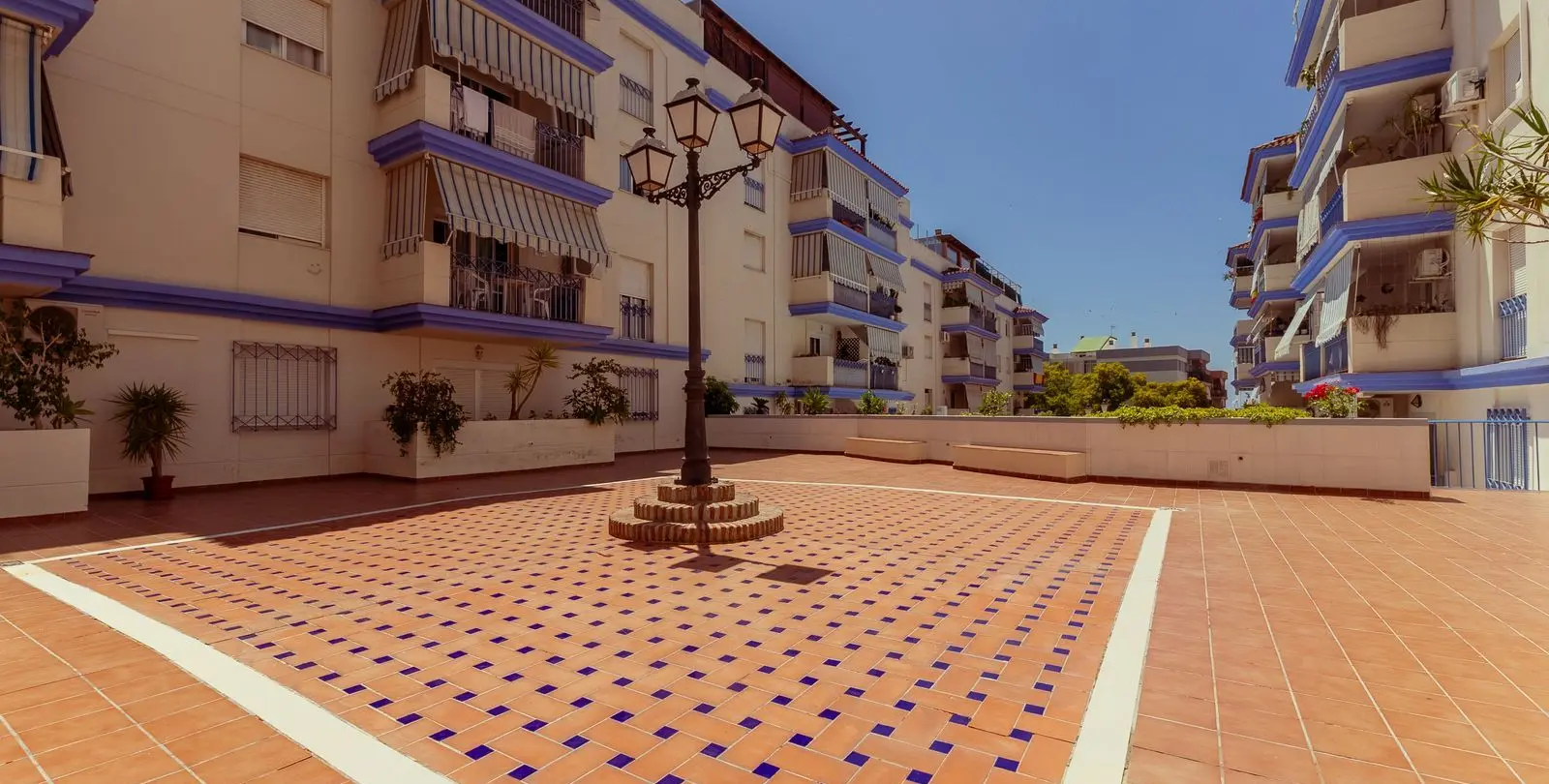 Sale of penthouse in Estepona 54