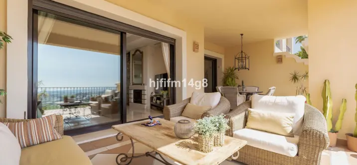Sale of ground floor apartment in Benahavís 3