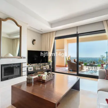 Sale of ground floor apartment in Benahavís