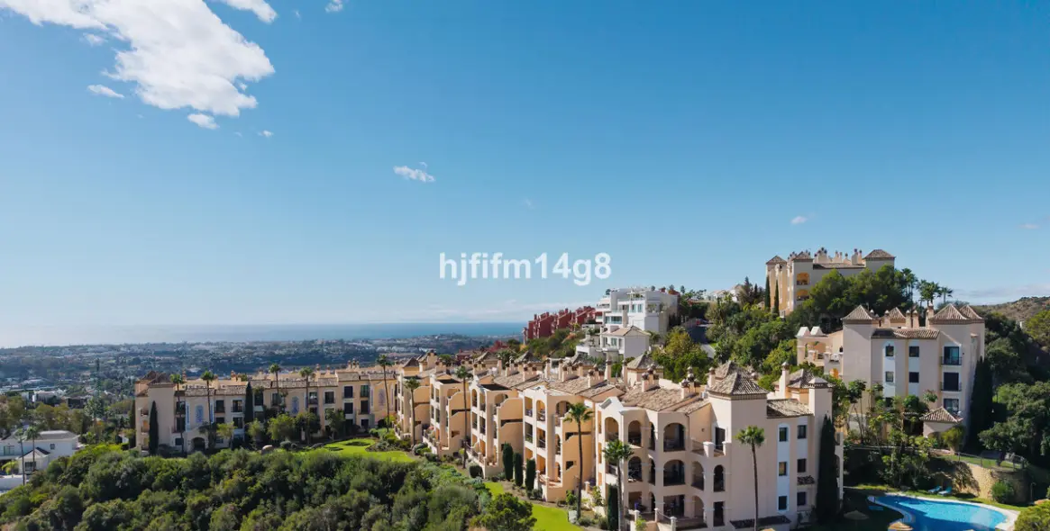 Sale of ground floor apartment in Benahavís 23