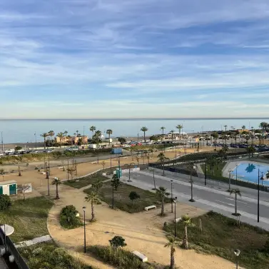 Venta de apartamento en planta media en Torremolinos