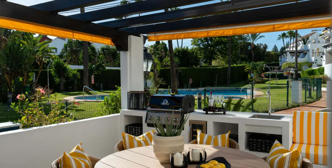 Sale of middle floor apartment in Nueva Andalucía 5