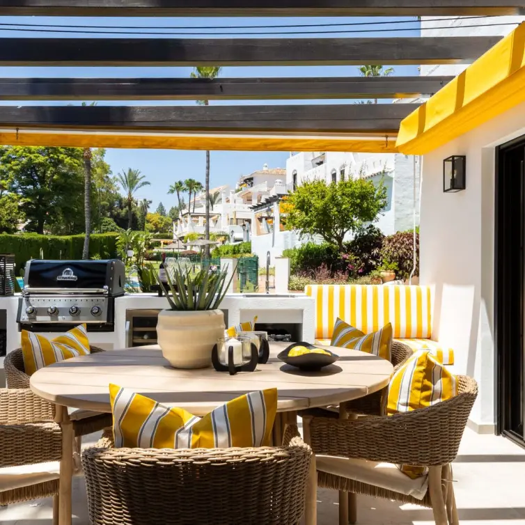 Sale of ground floor apartment in Nueva Andalucía