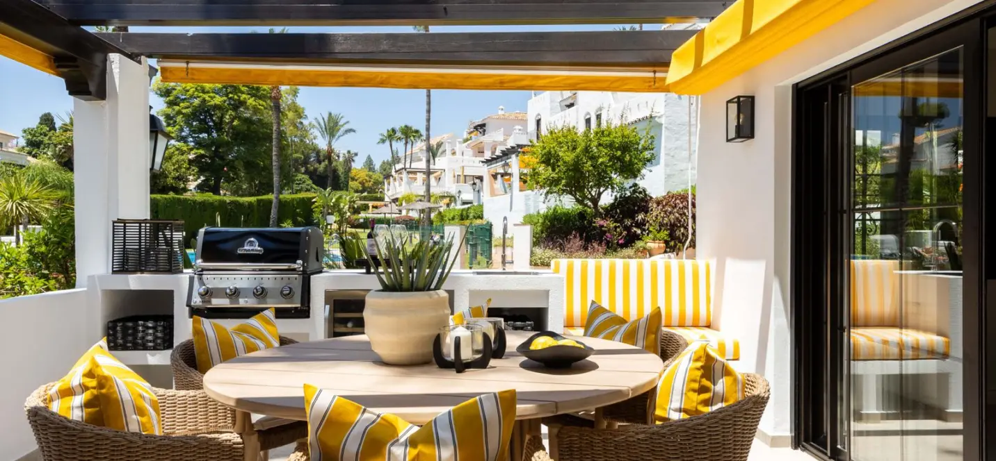Sale of ground floor apartment in Nueva Andalucía 0