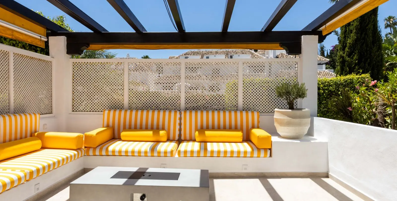 Sale of ground floor apartment in Nueva Andalucía 3