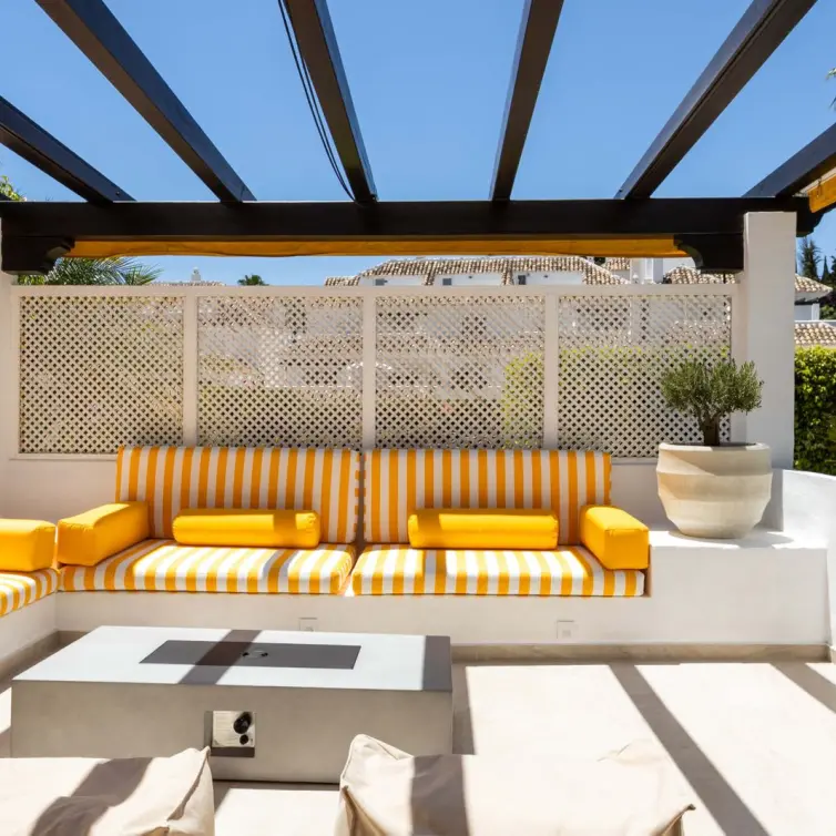 Sale of ground floor apartment in Nueva Andalucía