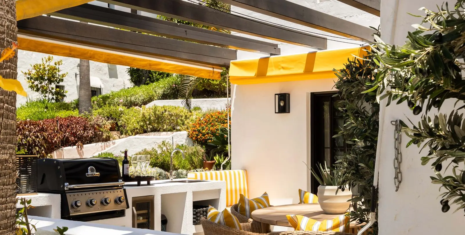 Sale of ground floor apartment in Nueva Andalucía 6