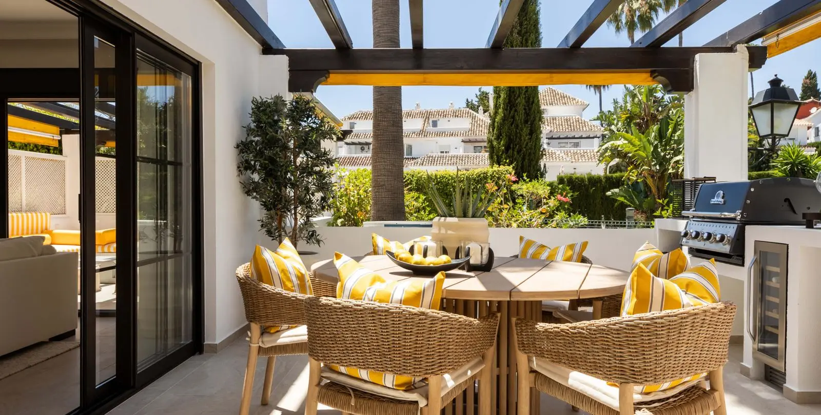 Sale of ground floor apartment in Nueva Andalucía 7