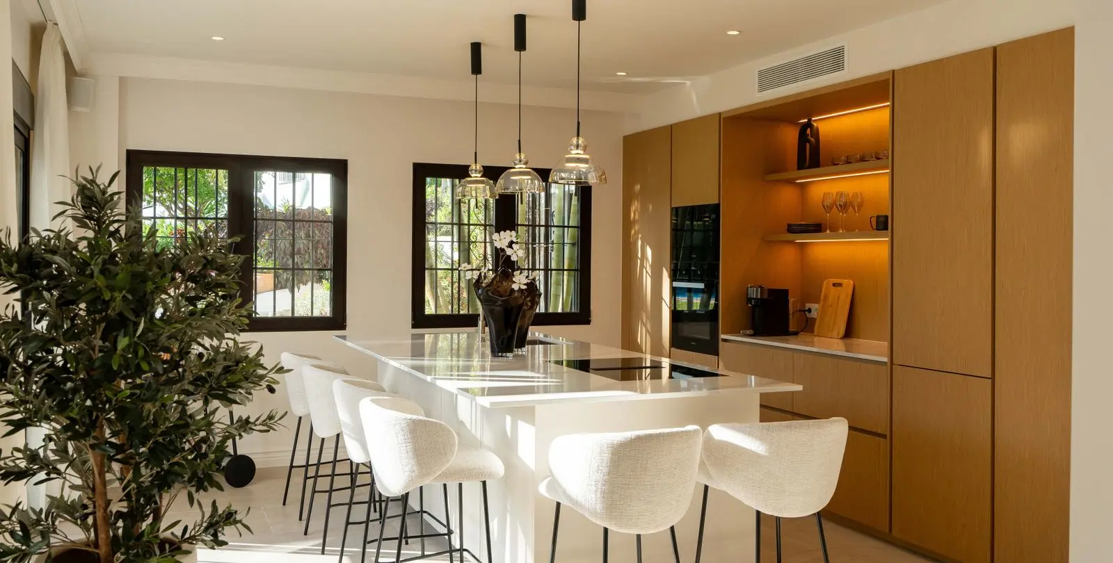 Sale of ground floor apartment in Nueva Andalucía 10