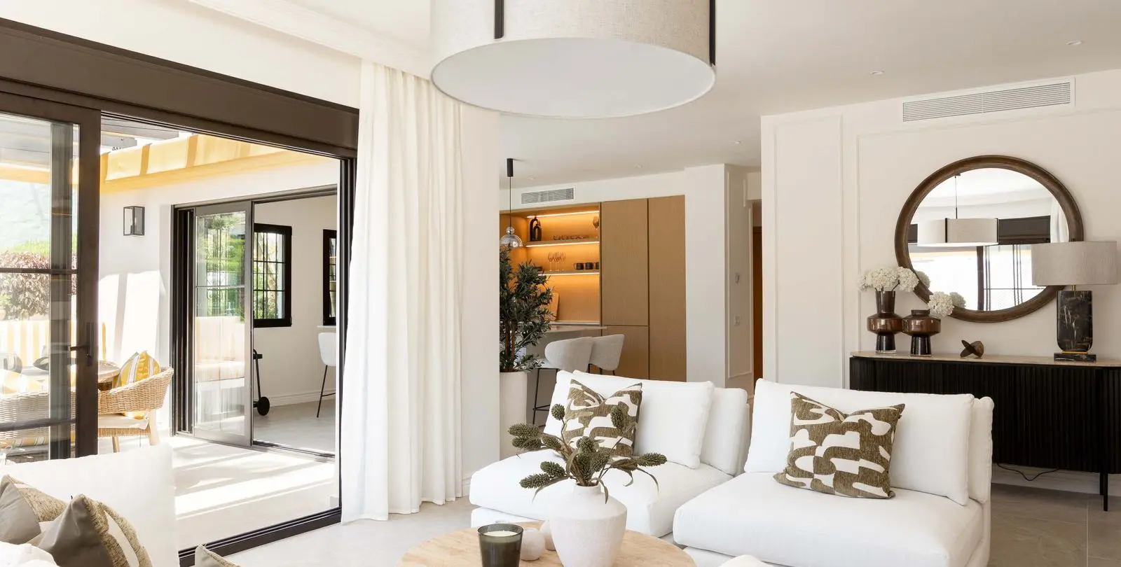 Sale of ground floor apartment in Nueva Andalucía 14