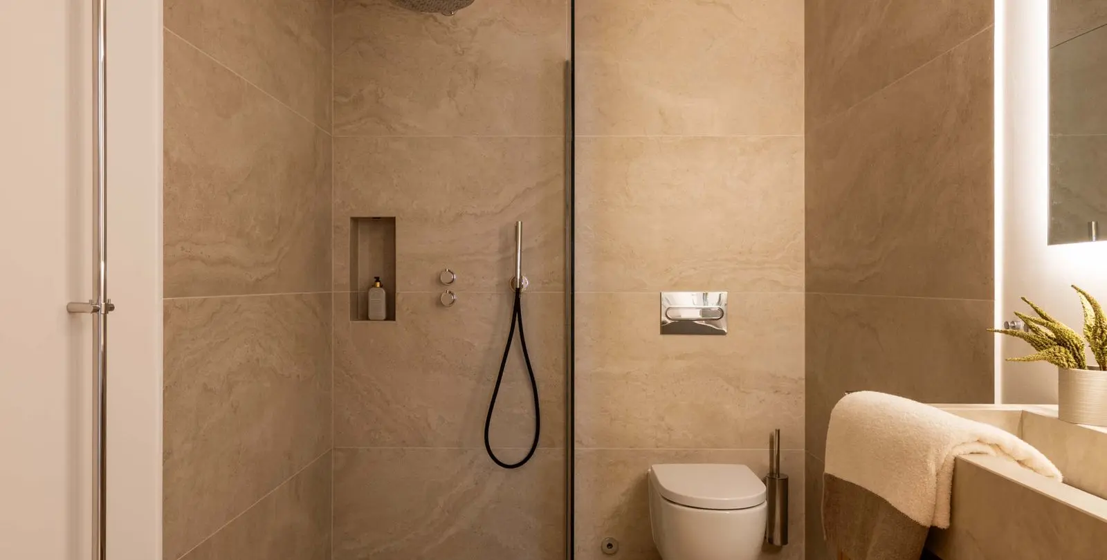 Sale of ground floor apartment in Nueva Andalucía 25