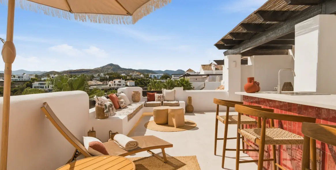 Venta de ático dúplex en Benahavís 2
