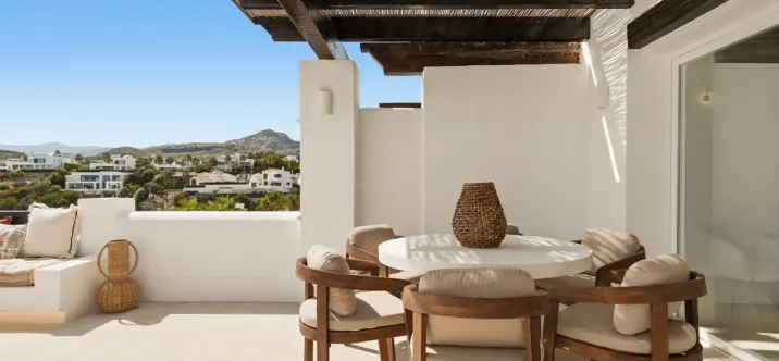 Venta de ático dúplex en Benahavís 2