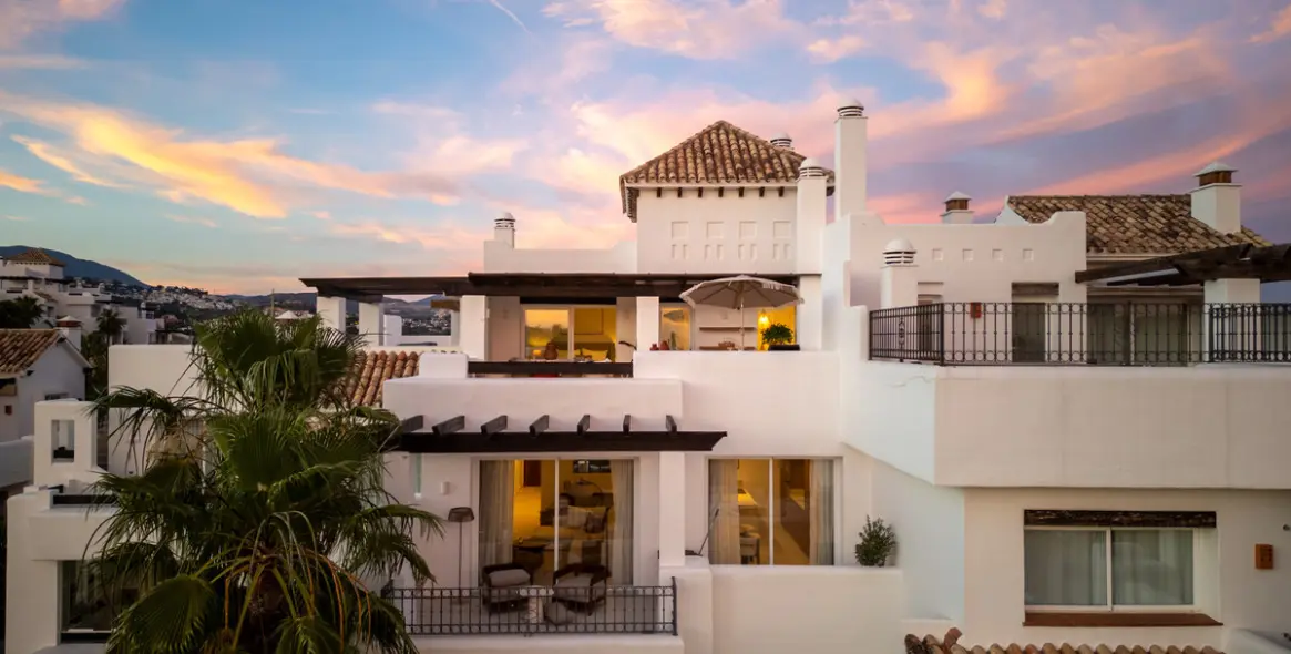 Venta de ático dúplex en Benahavís 21
