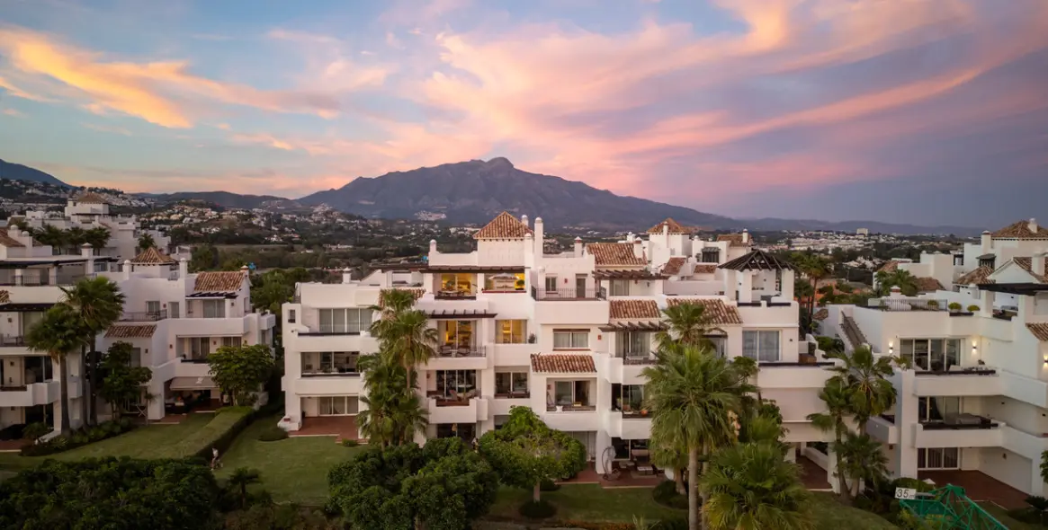 Venta de ático dúplex en Benahavís 22