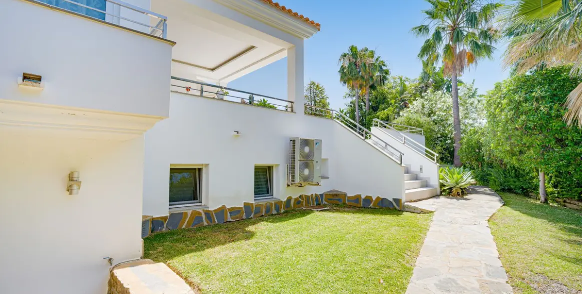 Venta de villa independiente en El Rosario 24