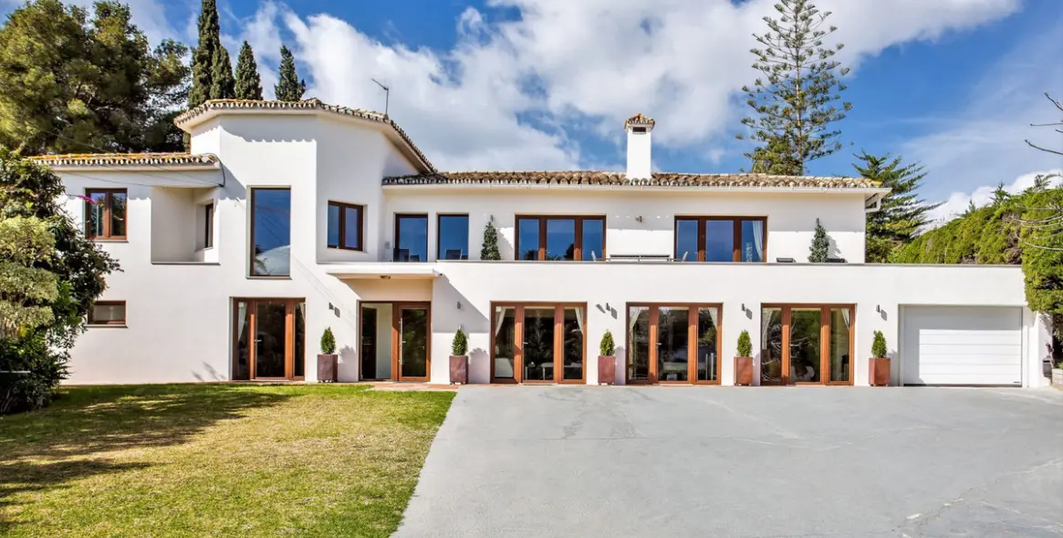 Venta de villa independiente en San Pedro de Alcántara 1