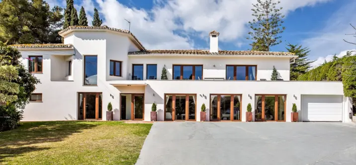 Venta de villa independiente en San Pedro de Alcántara 0