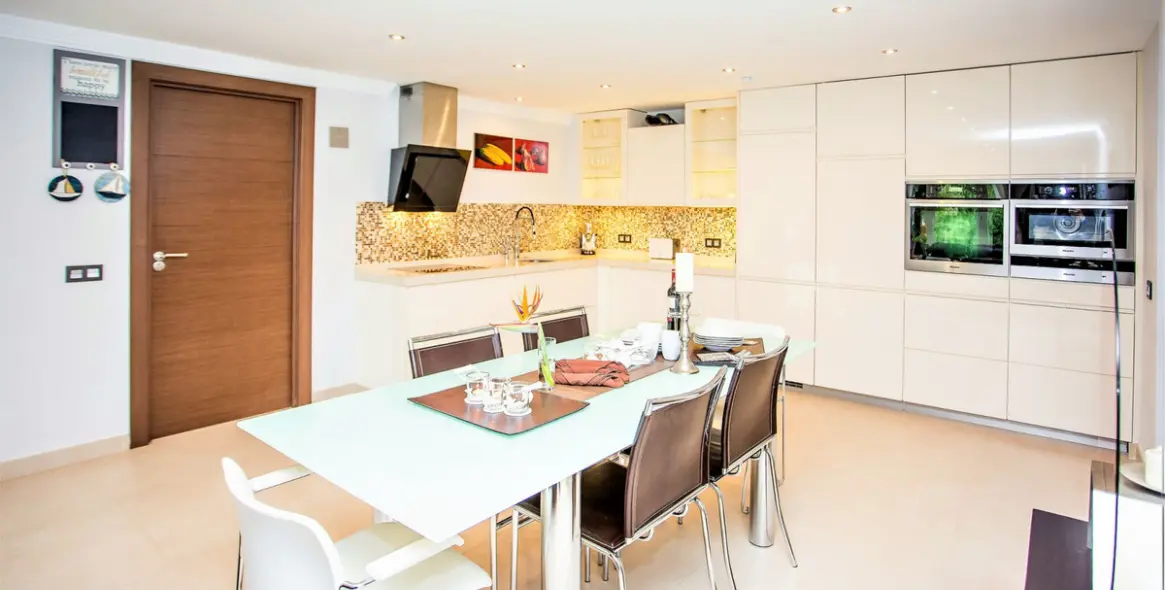 Venta de villa independiente en San Pedro de Alcántara 13
