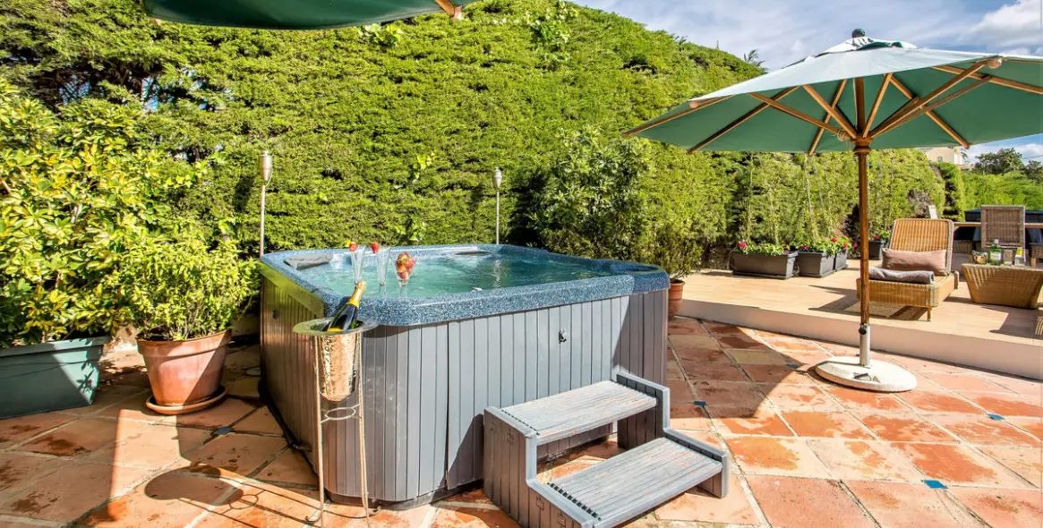 Venta de villa independiente en San Pedro de Alcántara 17
