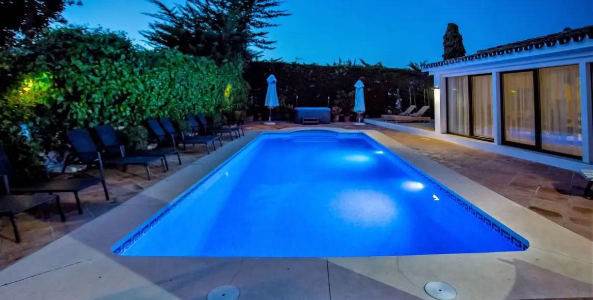 Venta de villa independiente en San Pedro de Alcántara 23