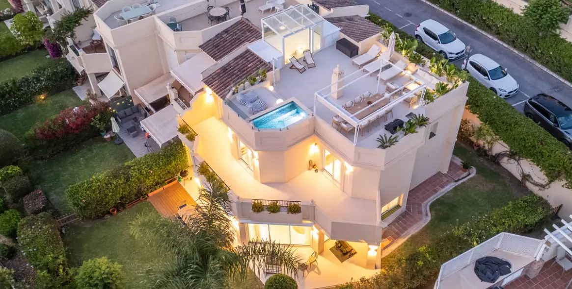 Продажа дома на две семьи в La Quinta 2
