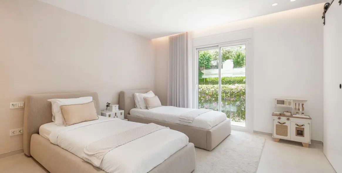 Продажа дома на две семьи в La Quinta 34