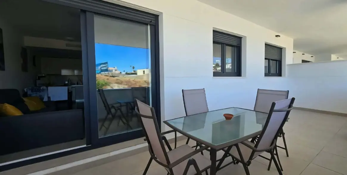 Продажа апартаментов на первом этаже в Estepona 2