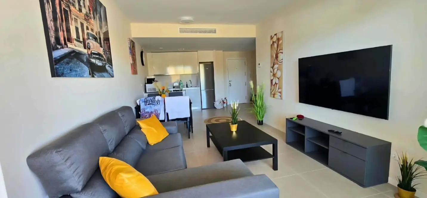 Sale of ground floor apartment in Estepona 2