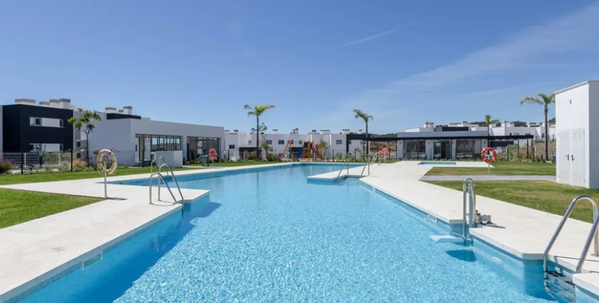 Продажа апартаментов на первом этаже в Estepona 17
