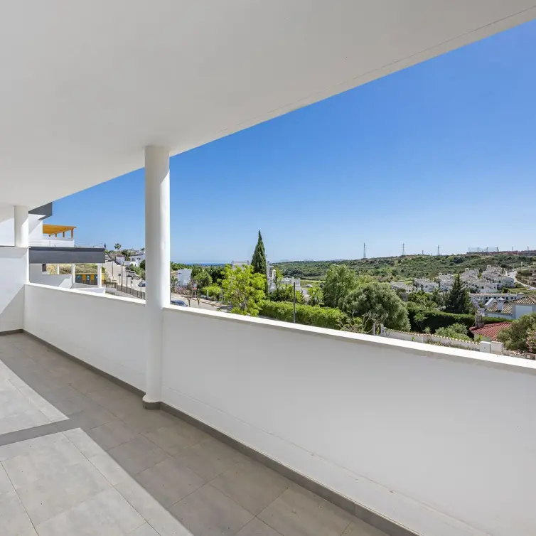 Sale of ground floor apartment in Estepona