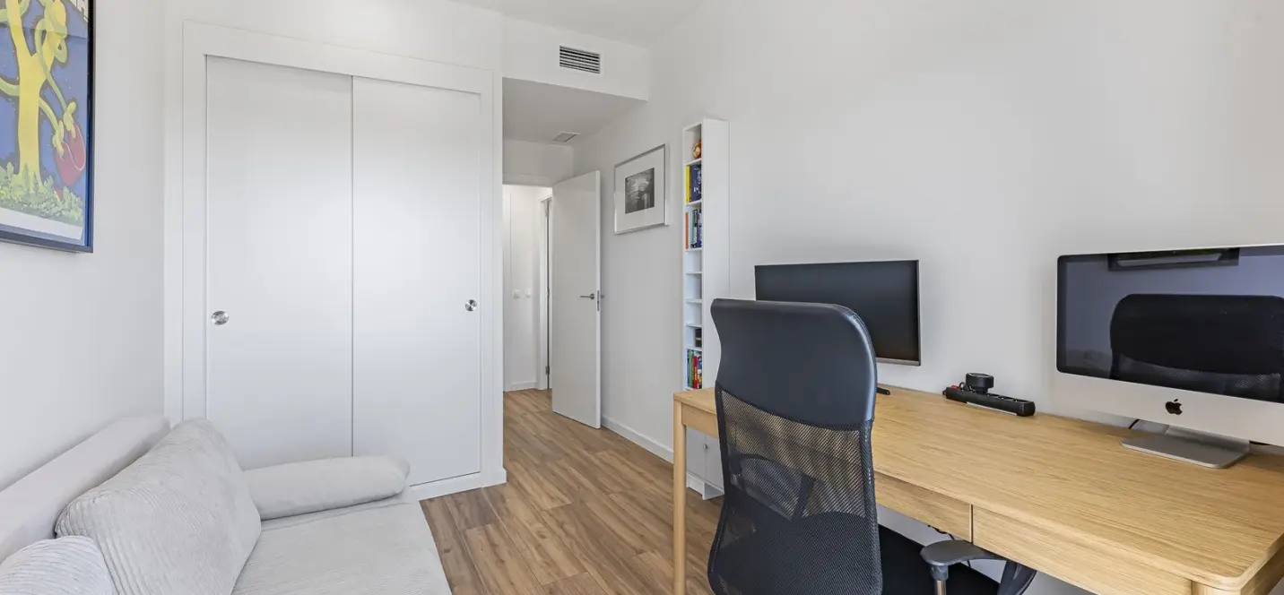 Sale of ground floor apartment in Estepona 2