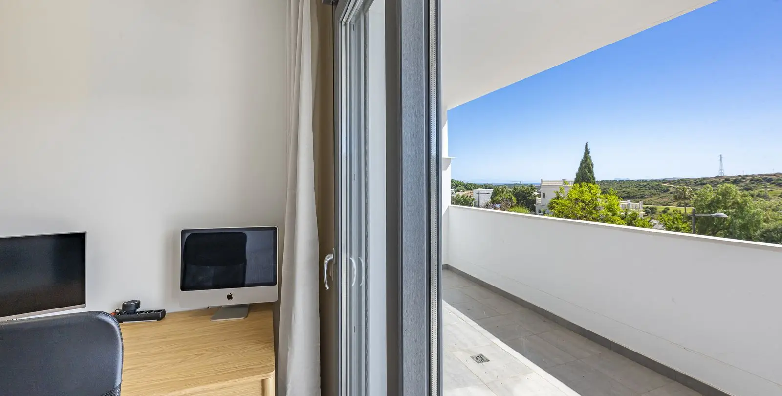 Sale of ground floor apartment in Estepona 4