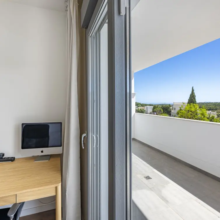 Sale of ground floor apartment in Estepona