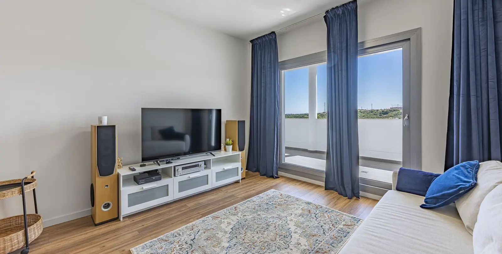 Sale of ground floor apartment in Estepona 8