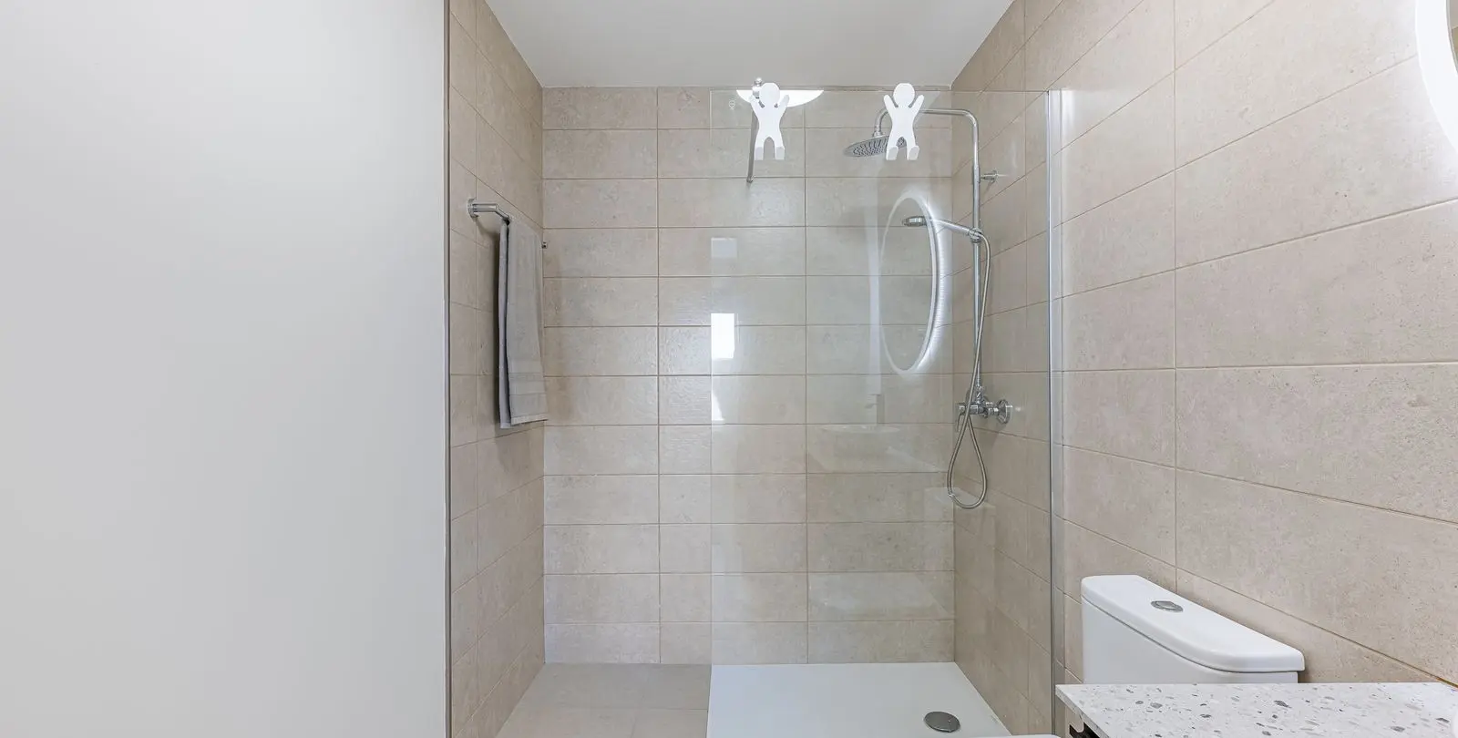 Sale of ground floor apartment in Estepona 12