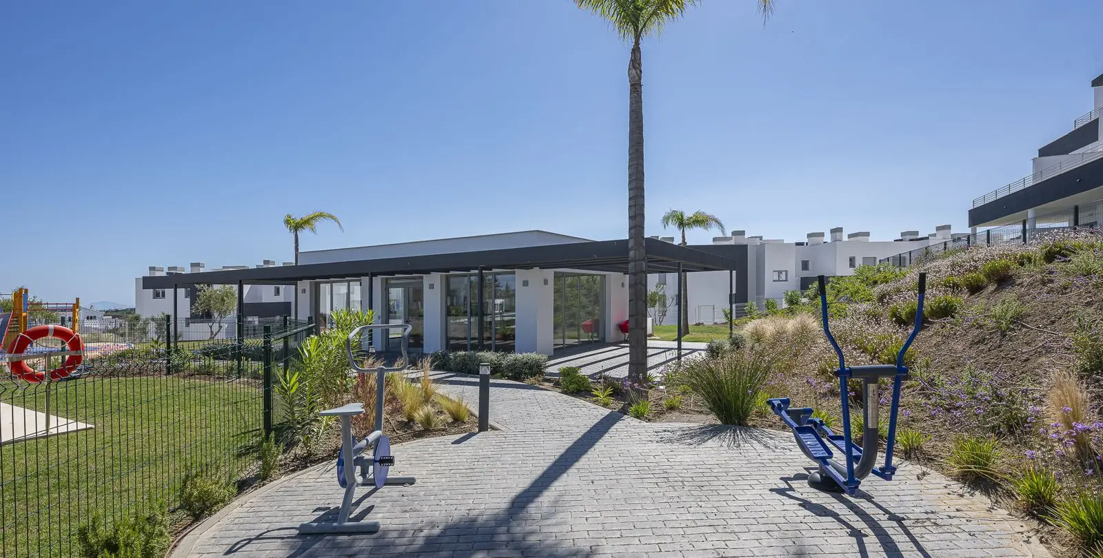 Sale of ground floor apartment in Estepona 25