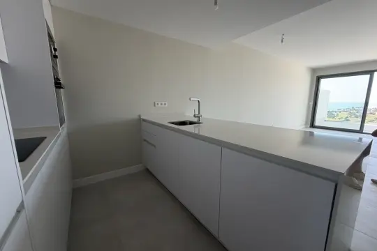 Image 4 thumb