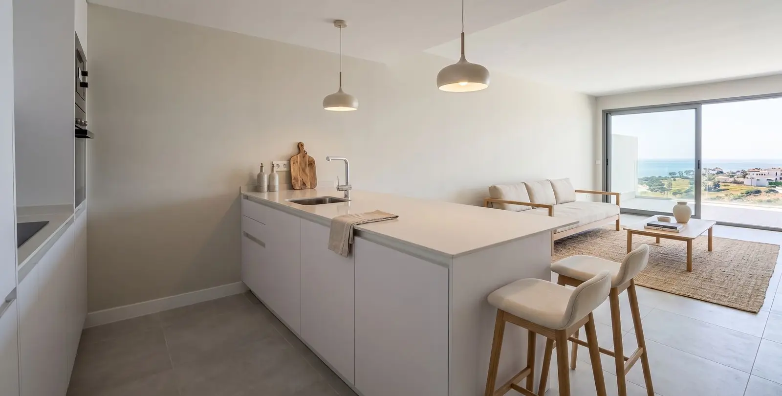 Venta de apartamento en planta media en La Duquesa 5