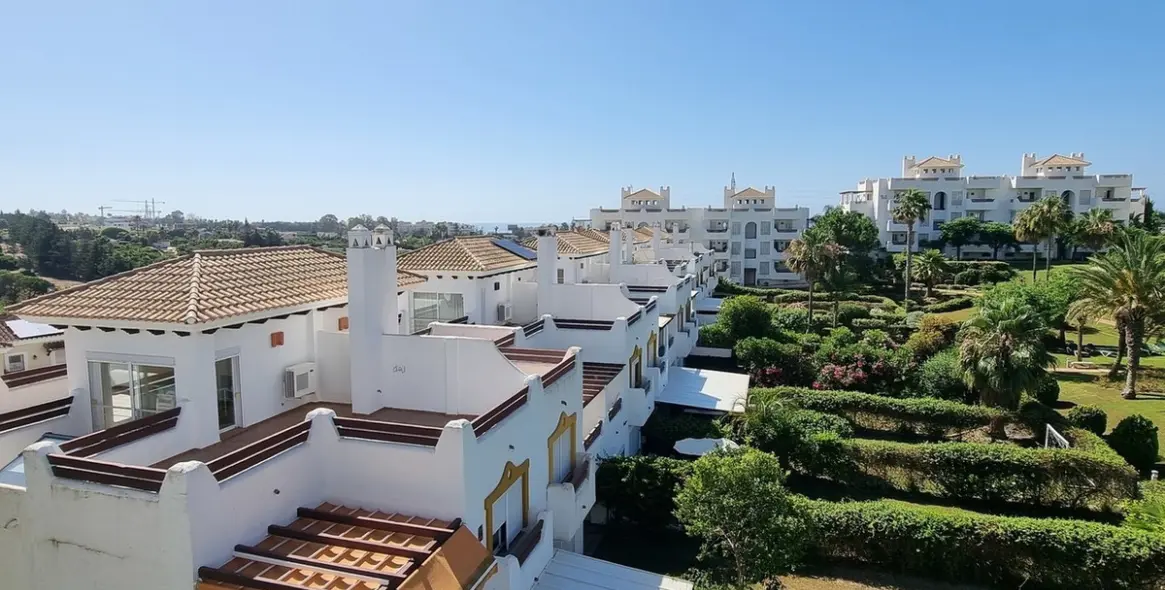 Sale of penthouse in Selwo 25