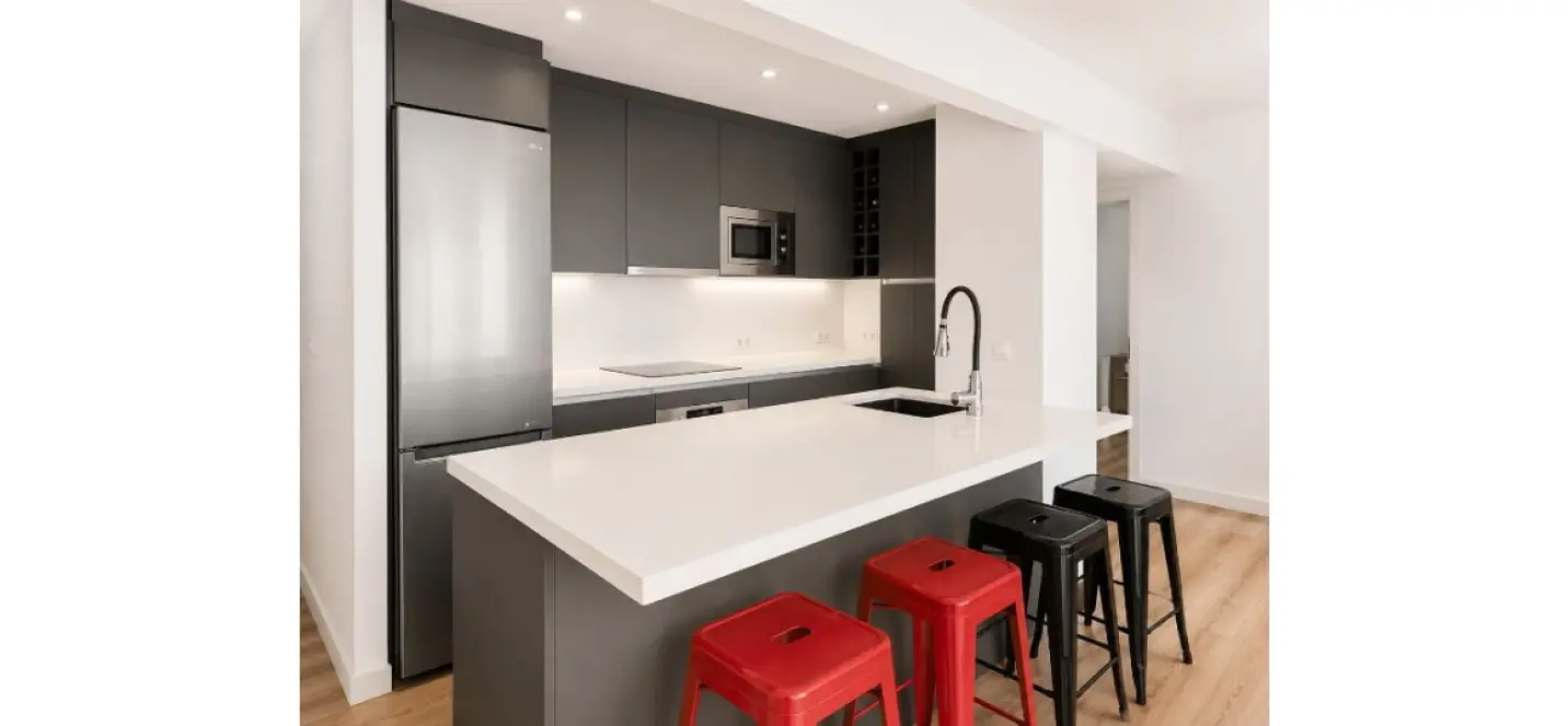 Sale of middle floor apartment in Marbella 2